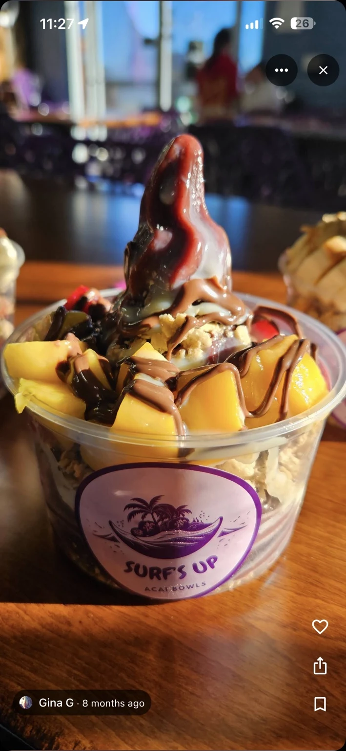 Açaí bowl, photographed by Gina G.