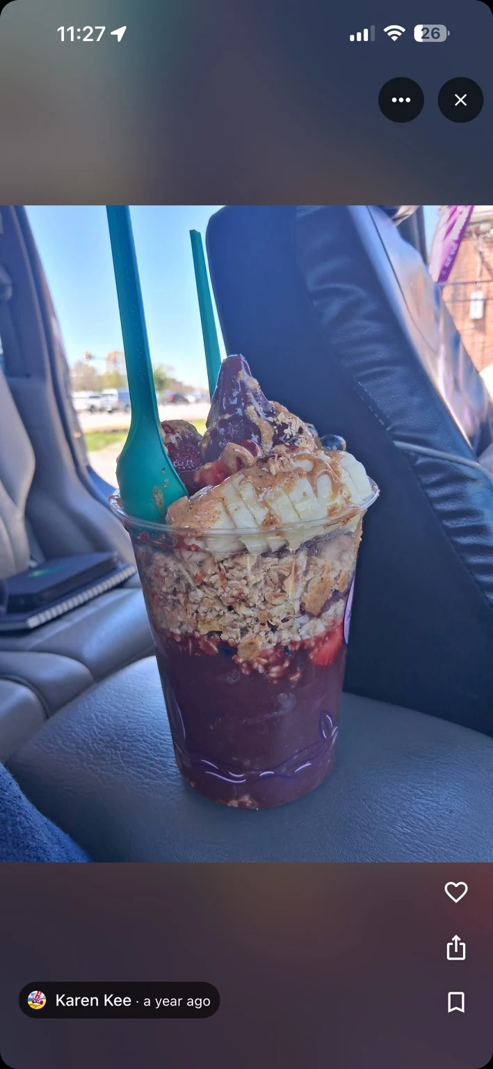 Açaí bowl, photographed by Karen K.