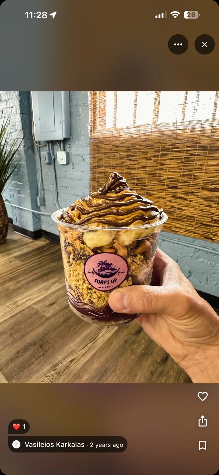 Açaí bowl, photographed by Vasileios K.