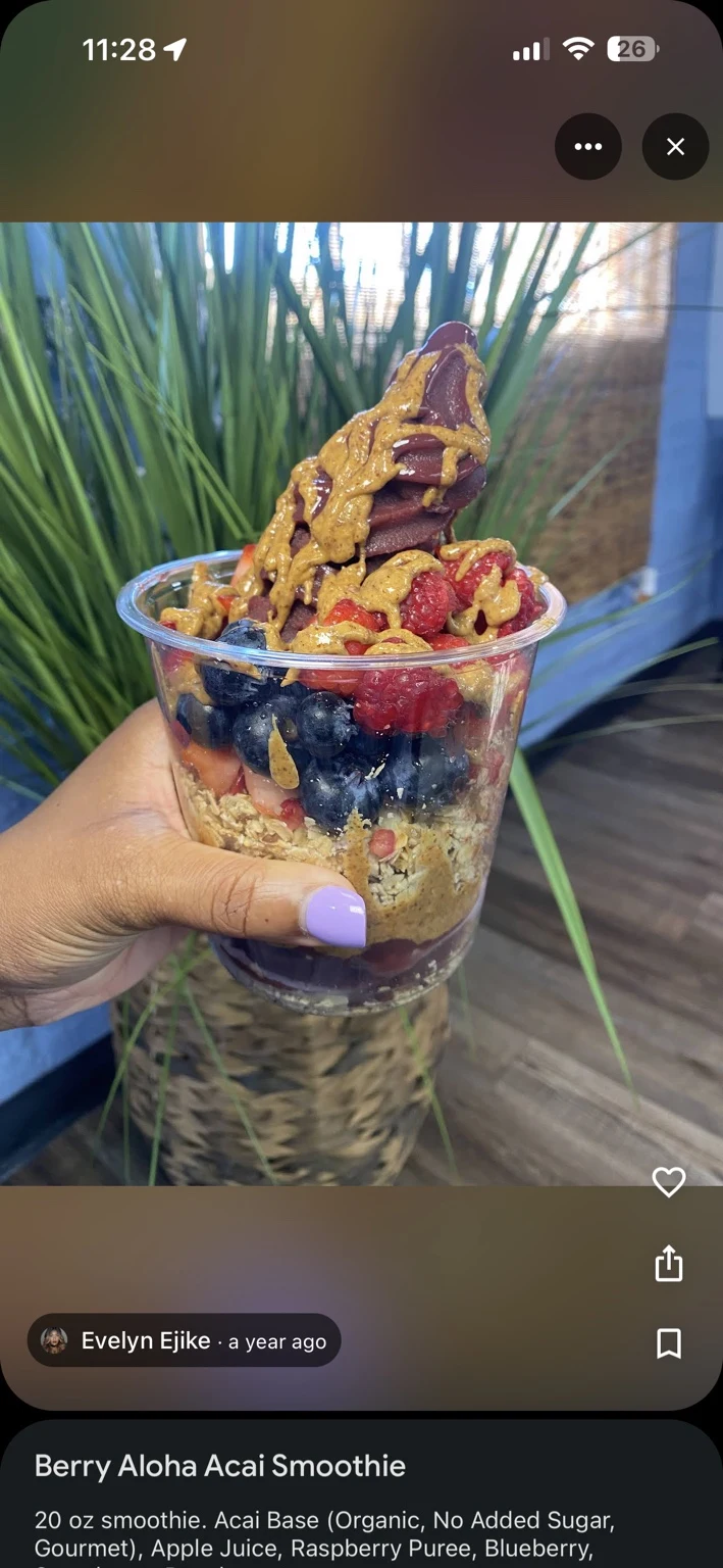 Açaí bowl, photographed by Evelyn E.