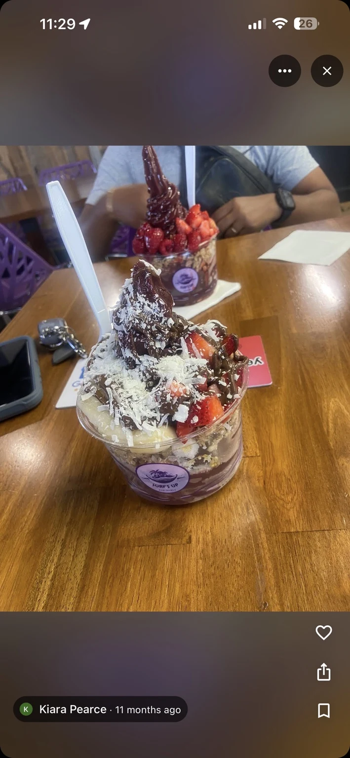 Açaí bowl, photographed by Kiara P.