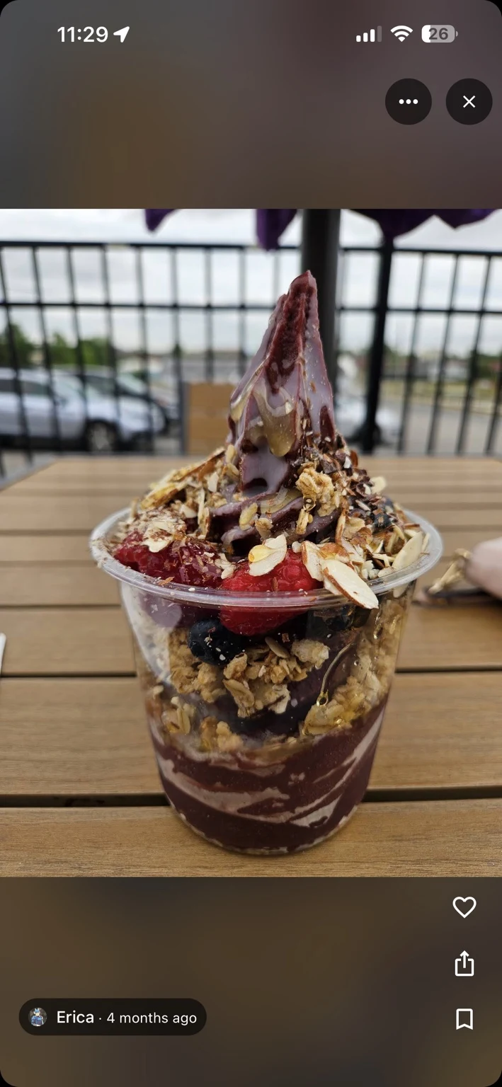 Açaí bowl photographed by Erica